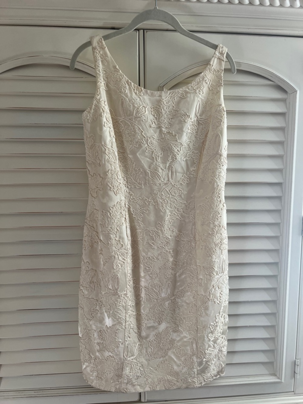 Carmen Marc Valvo Ivory Lace Sheath Dress - Sleeveless Elegant Occasion Dress